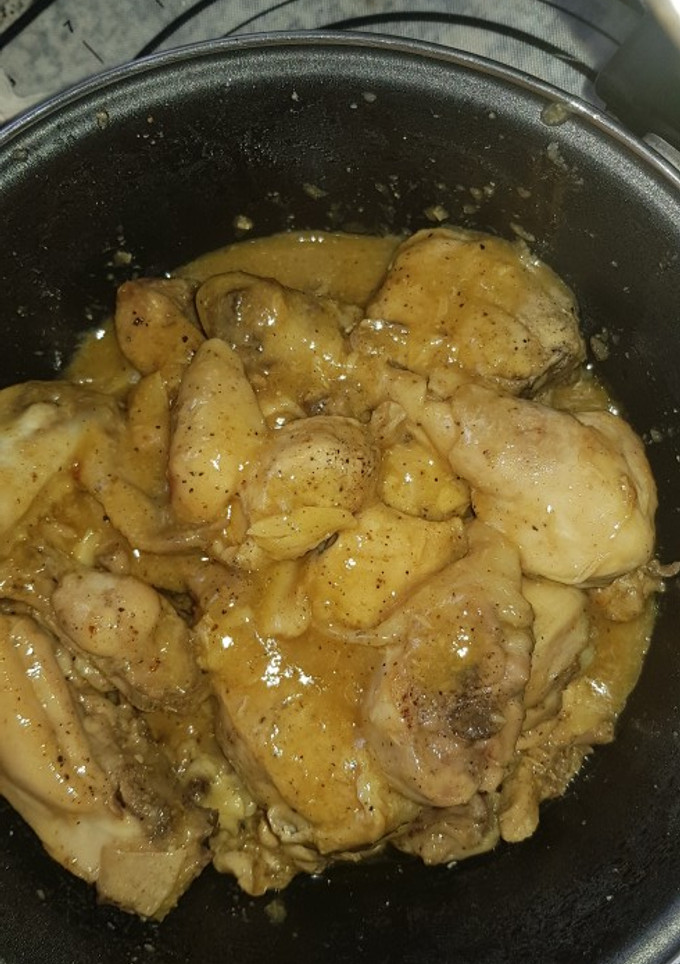 Una foto de Pollo al ajillo GM D