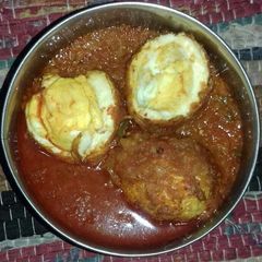 A picture of Egg Curry.
