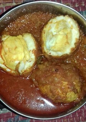 A picture of Egg Curry.