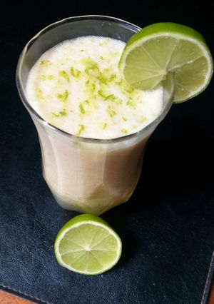 Una foto de Licuado de Ananá y Lima