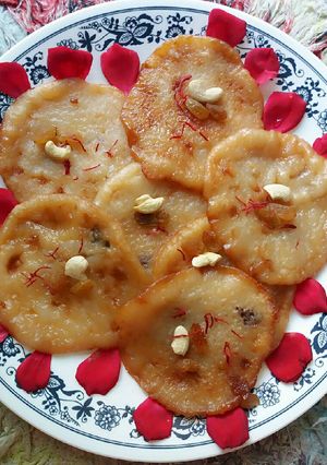 A picture of Mishti aloo malpua / sweet potato malpua.