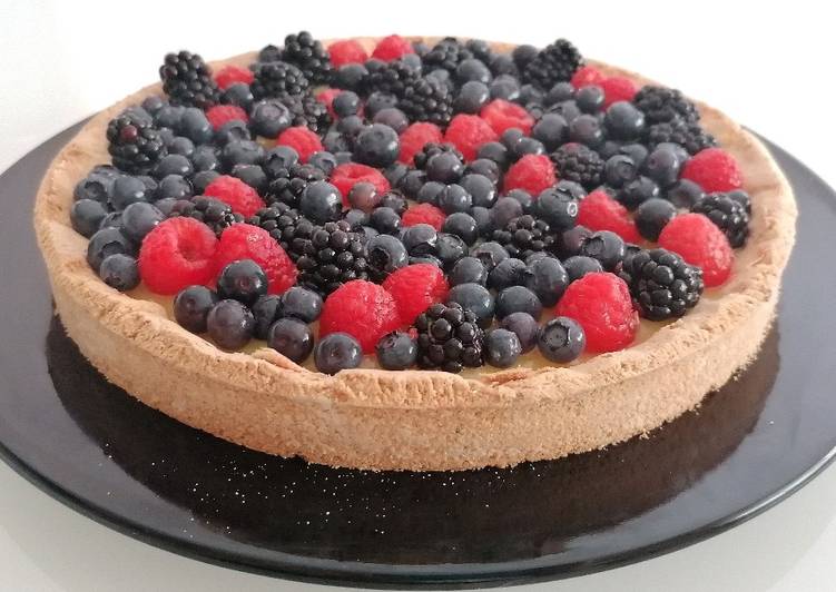 Crostata al lemon curd e frutti di bosco