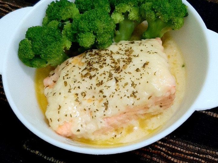 Resep Steam Salmon with Cheese Sauce Mpasi 1y+, Lezat Sekali