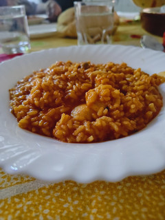 Una foto de Arroz meloso con preparado de marisco 🦞🦞