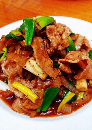 黑胡椒醬燴松坂豬 的食譜成品照片