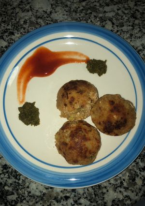 A picture of ”Cheesy Alu Tikki “ (in appe mould).