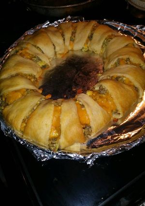 A picture of Easy breakfast crescent ring.