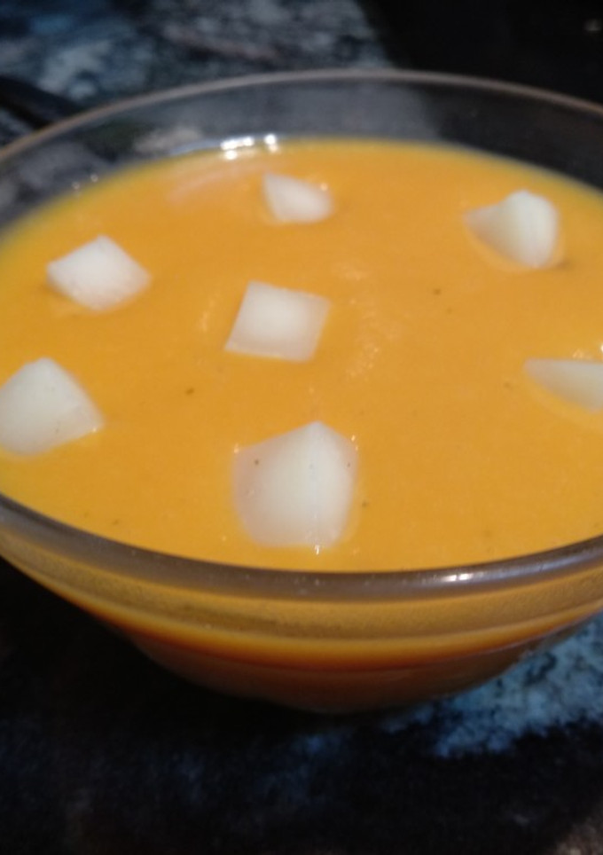 Una foto de Crema de calabaza con queso de cabra