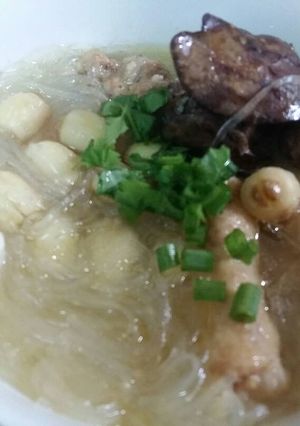 Hình của món Miến gà hạt sen cho buổi sáng của con.