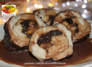 Una foto de Lomo de cerdo relleno con manzanas y ciruelas sin horno - Recetas Navideñas