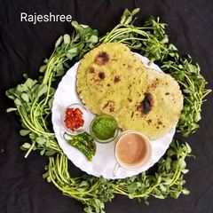 Dahi Methi Kathyavadi Rotlo A picture of Dahi Methi Kathyavadi Rotlo.