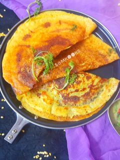पौष्टिक - मूग डाळ डोसा आणि चटणी (Moong Dal Dosa Recipe In Marathi) रेसिपी चे मुख्य फोटो