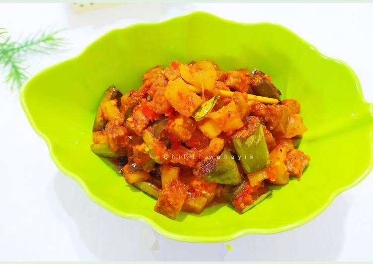 Oseng pedas krecek terong tempe