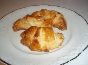 Foto principal de Croissant de masa de hojaldre sin relleno
