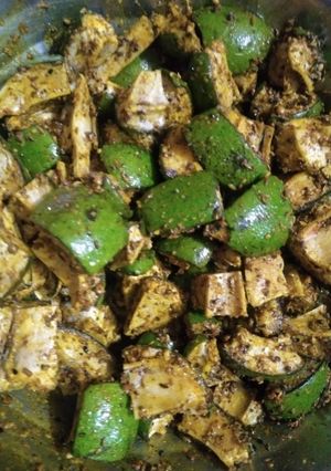 A picture of Mango pickle.
