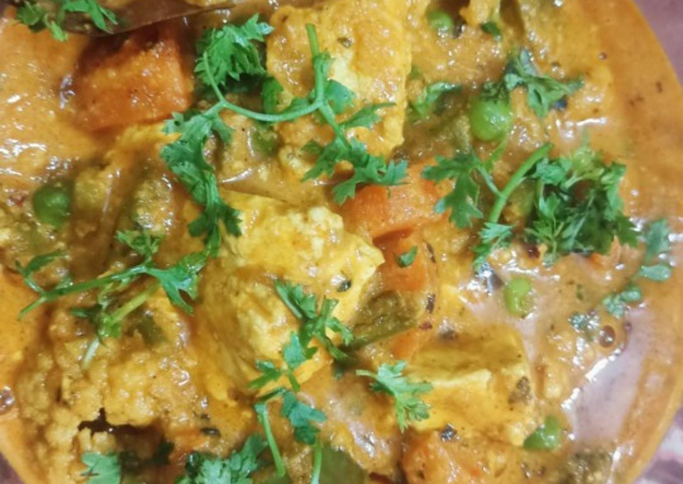 Gobhi Paneer Gravy