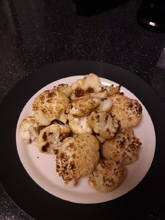 Una foto de Coliflor al horno 😋😋