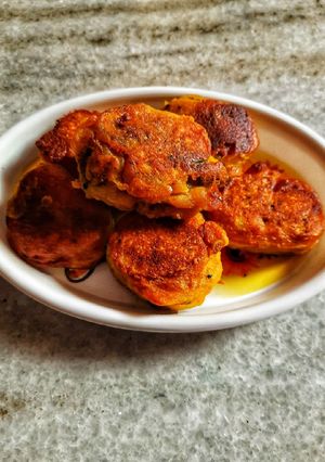 A picture of BHAPA DIMER CHOP /STEAMED EGG CROQUETTES.