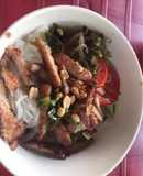 Bún thịt nướng cải muối