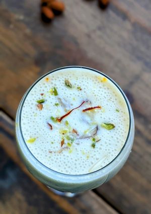 A picture of Almond Banana milkshake.