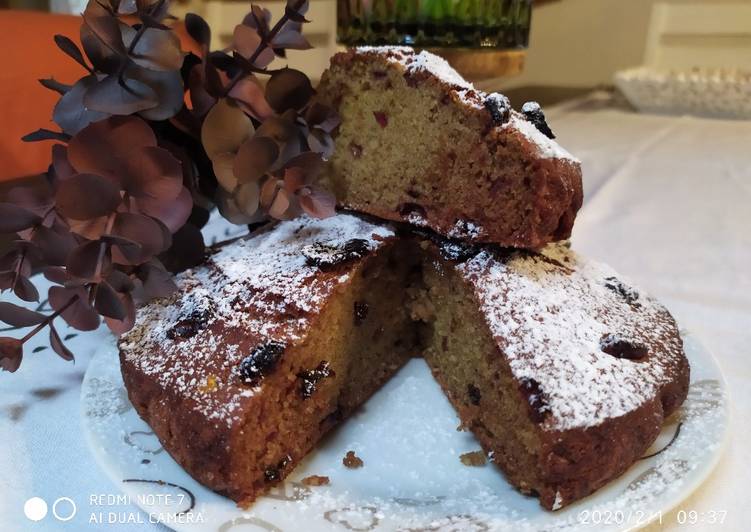 Torta di datteri e uvetta,con farina di riso integrale