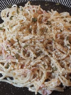 Una foto de Espagueti a la carbonara rápida