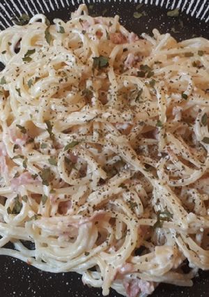 Una foto de Espagueti a la carbonara rápida