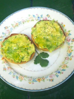 Una foto de Bagels con aguacate