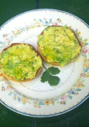 Una foto de Bagels con aguacate