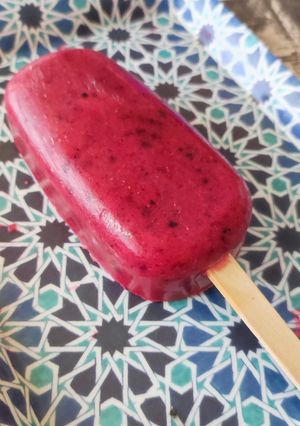 Una foto de Polos de frutos rojos y yogur griego 🥵🥶