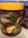 Zapallitos, berenjenas, pencas de remolacha en escabeche