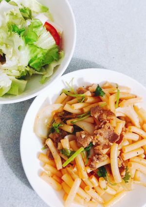 Hình của món Nui xào bò.