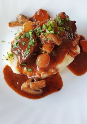 Una foto de Boeuf Bourguinon! (Carne estofada con vino tinto)