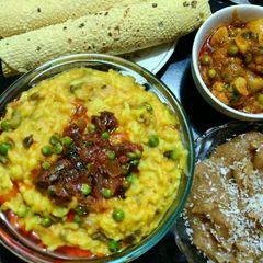 A picture of Matar wali tadka khichdi.