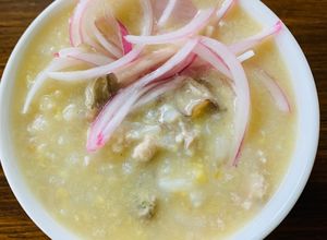 Hình của món Cháo hàu sữa thịt bằm đậu xanh.