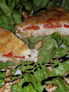 Una foto de Quiche Tomutarde (tomates, queso de cabra y mostaza)