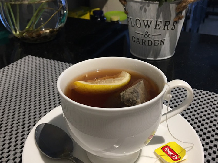 Ini dia! Bagaimana cara membuat Honey lemon tea (hot) dijamin gurih