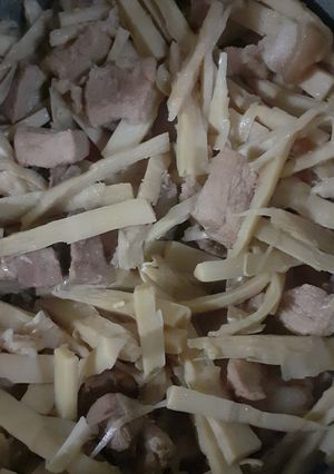 Hình của món Thịt kho măng.