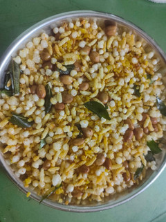 மூண்டால் சாகோ மிக்ஸர் (Moong dal sago mixture recipe in tamil) செய்முறை முக்கிய புகைப்படம்