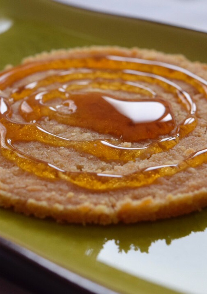 Una foto de Queso, pan y aceite