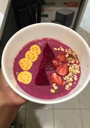 Foto resep Smoothie bowl (mix berries,banana,dragon fruit)