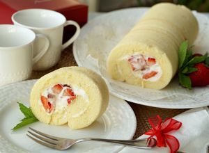 Una foto de Brazo gitano  Fresa con Crema chantillí