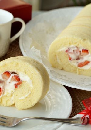 Una foto de Brazo gitano  Fresa con Crema chantillí