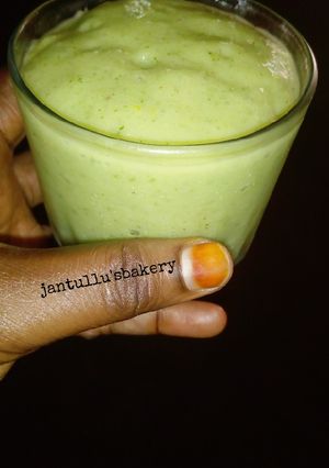 A picture of Avacado smoothie.