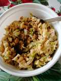 Ensalada de repollo y manzana con salmón ahumado