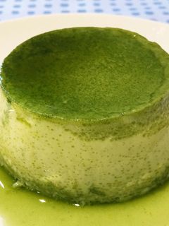 Una foto de Flan de té Matcha perfecto