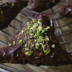 A picture of Viral chocolate samosa.