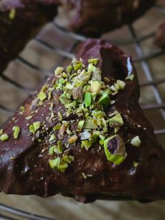 A picture of Viral chocolate samosa.