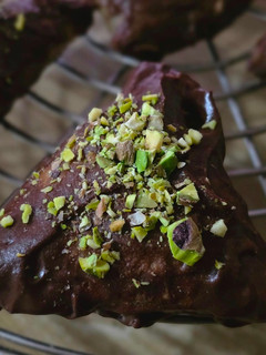 A picture of Viral chocolate samosa.