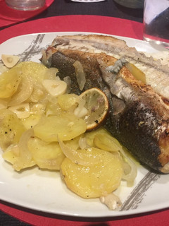 Una foto de Lubina al horno
